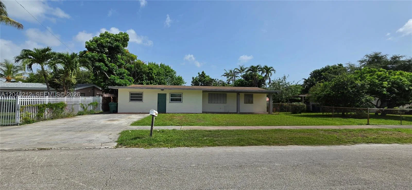 1331 NE 211th St, Miami, FL 33179