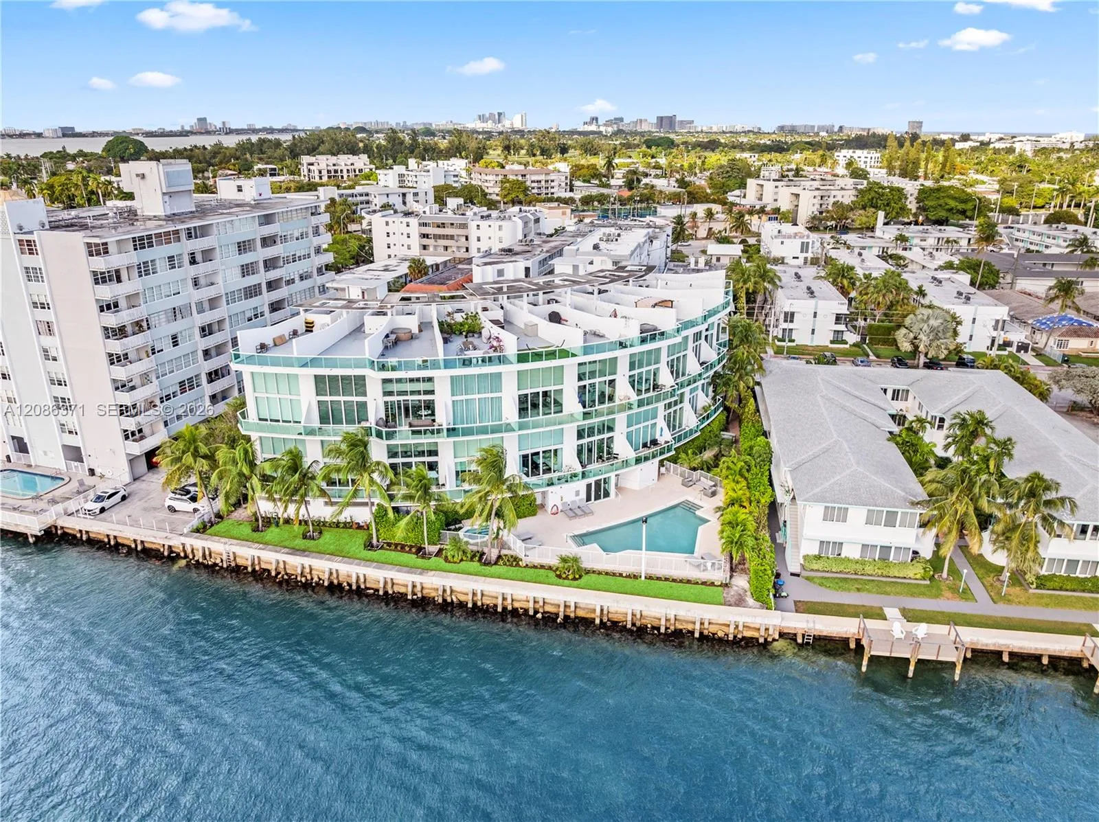 2000 Bay Dr # 204, Miami Beach, FL 33141