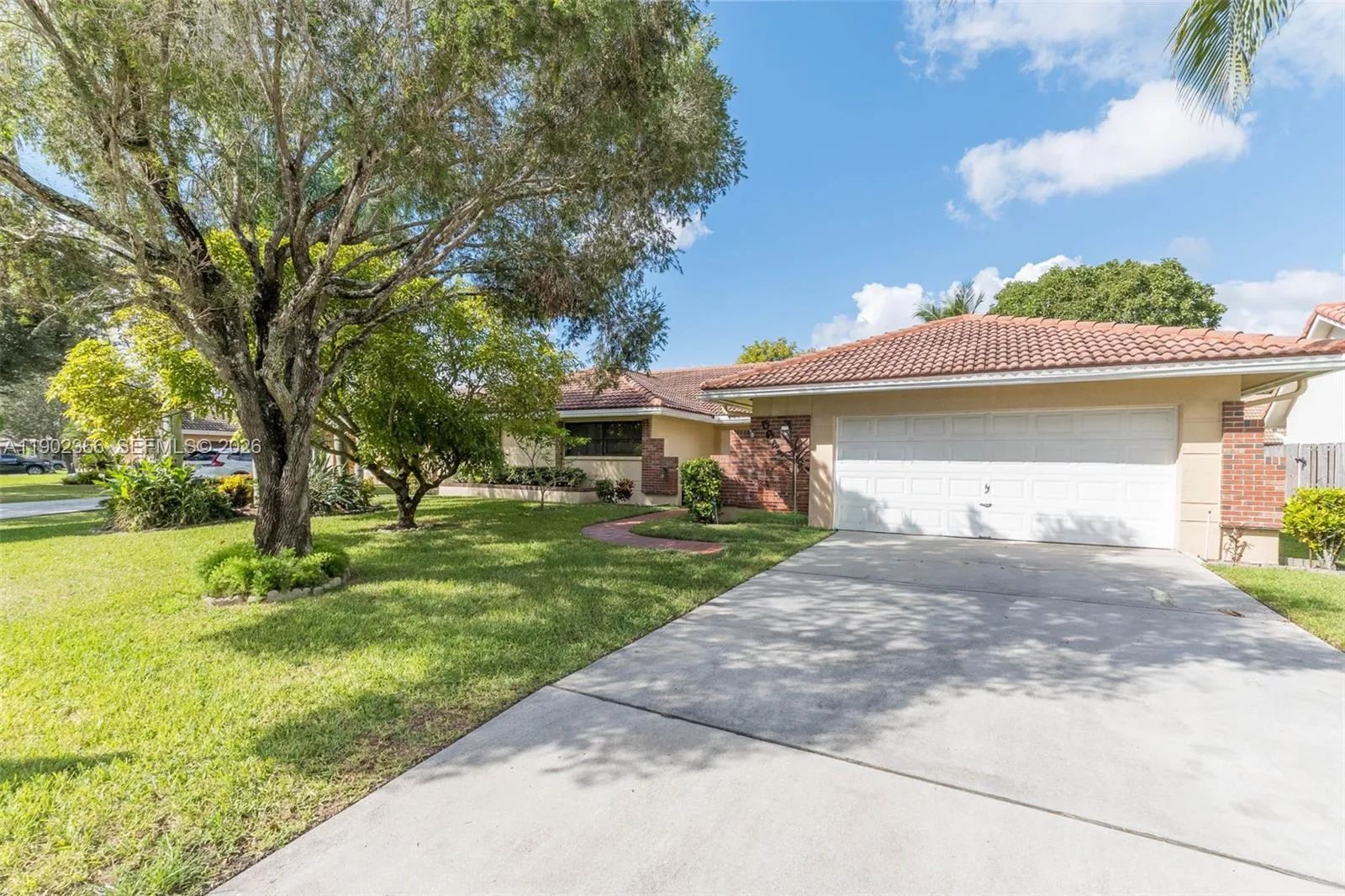 5641 Thistledown Ter, Davie, FL 33331 photo 3