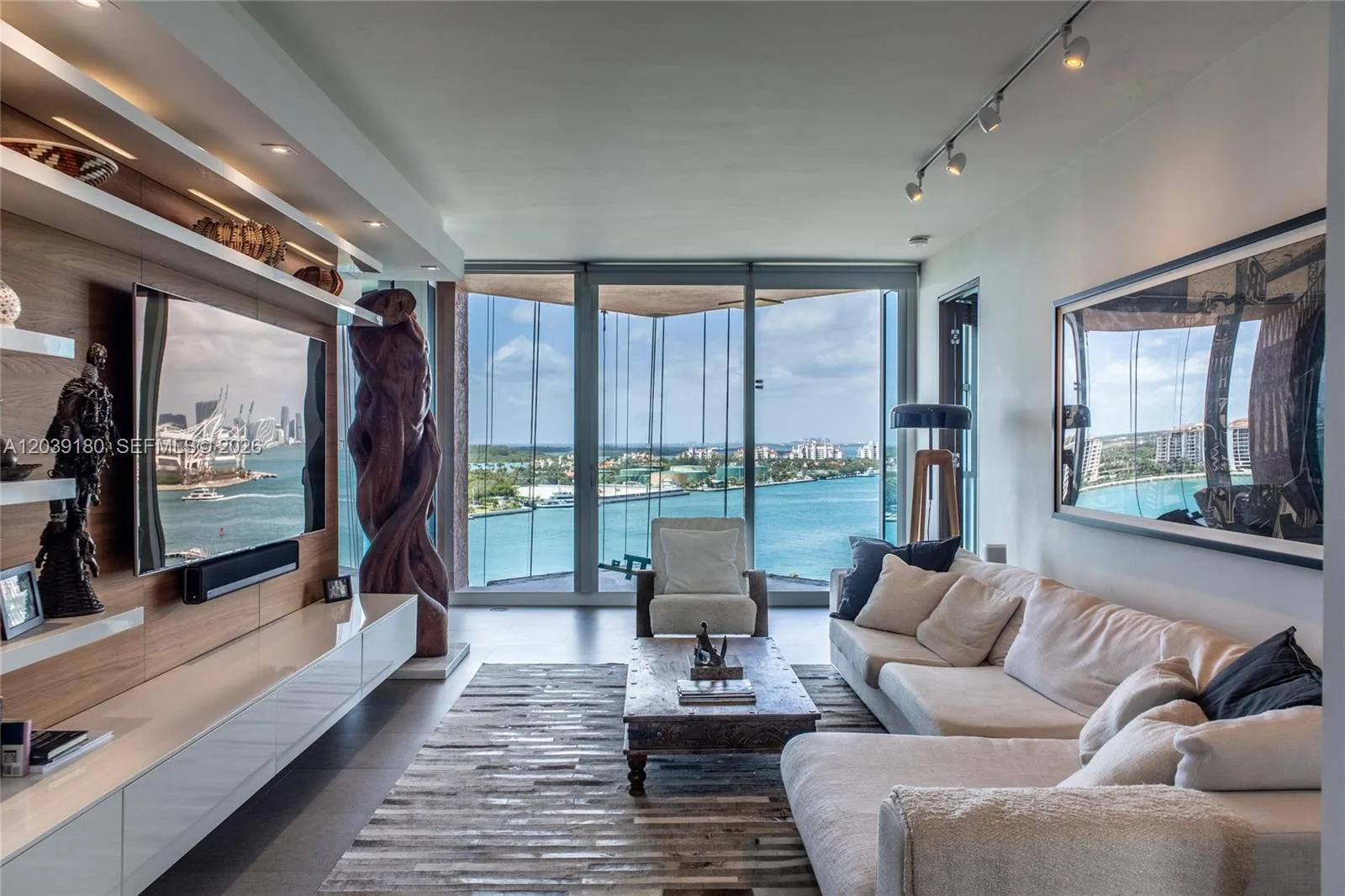 300 S Pointe Dr # 1502, Miami Beach, FL 33139