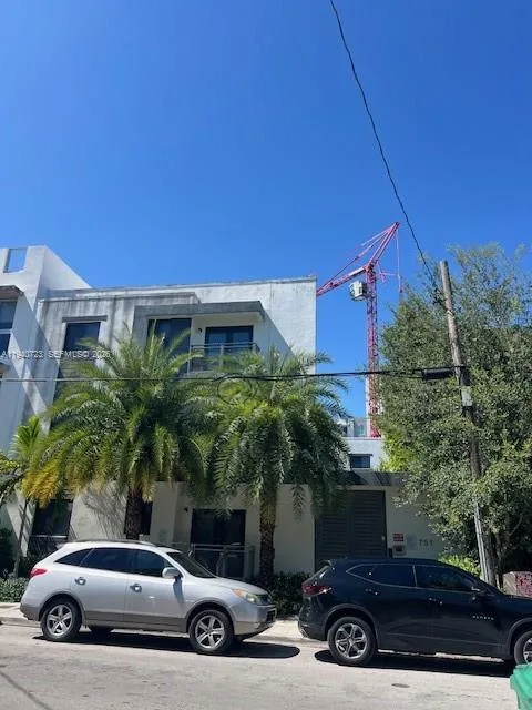 751 NW 1st St # 305, Miami, FL 33128