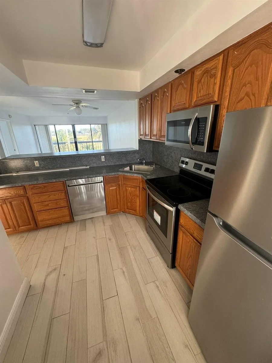 3000 Presidential Way # 404, West Palm Beach, FL 33401