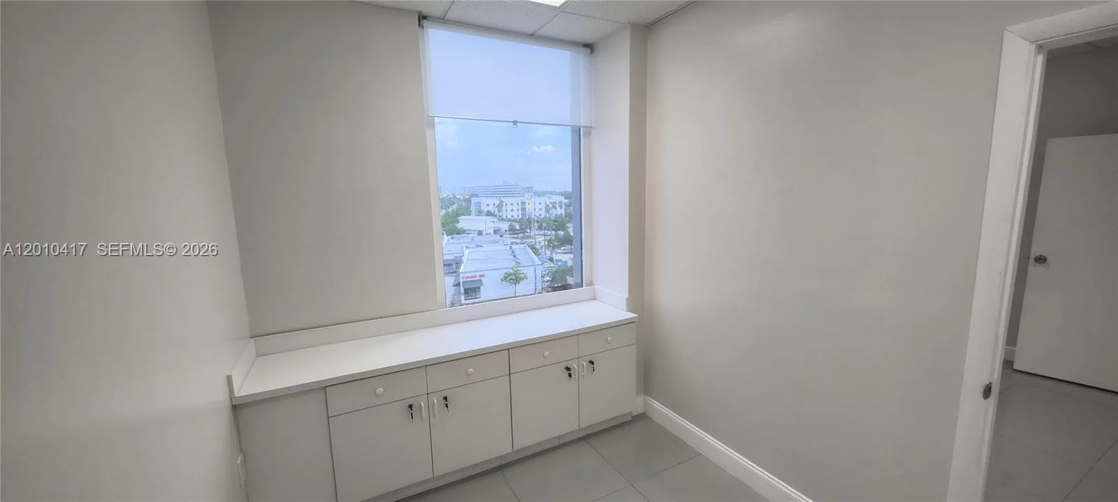 12550 Biscayne Blvd # 605, North Miami, FL 33181 photo 2