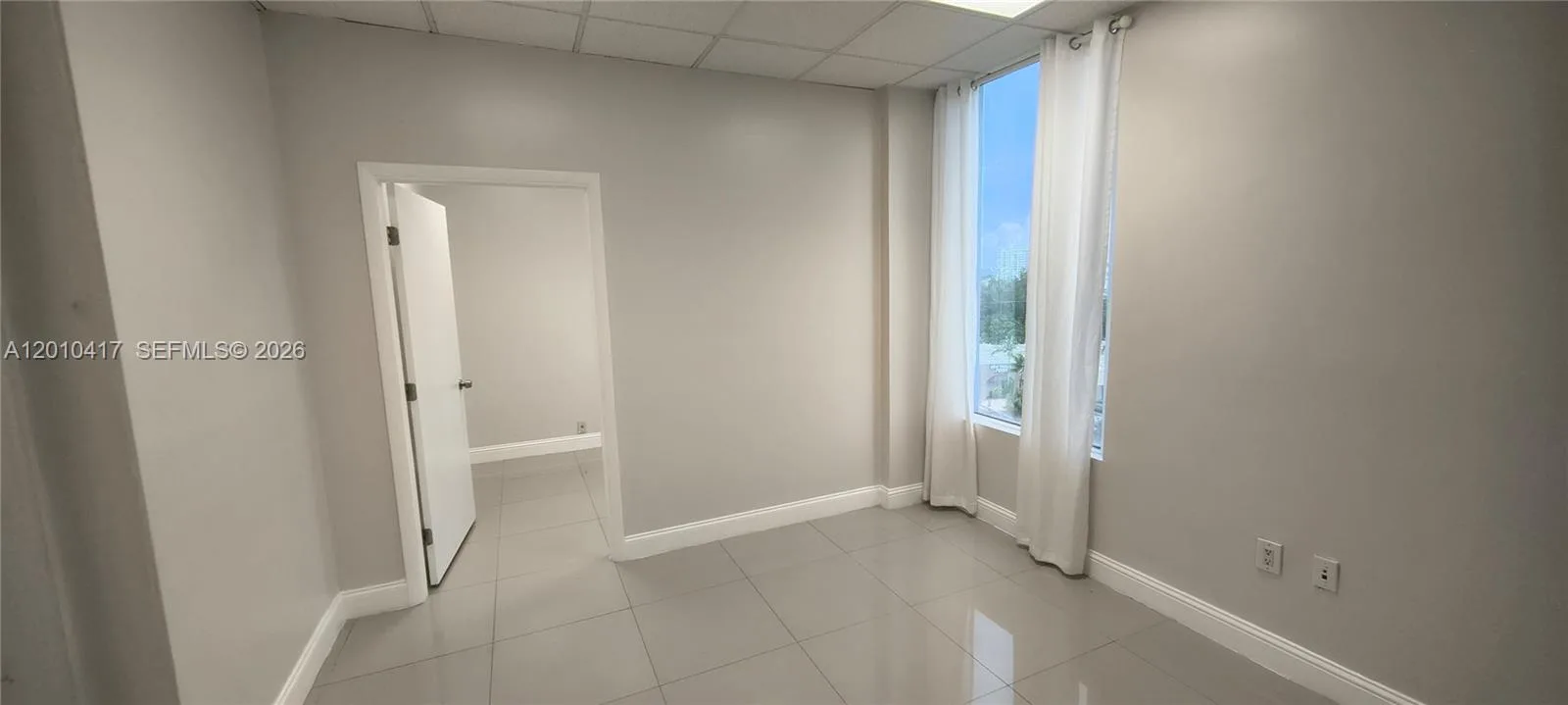 12550 Biscayne Blvd # 605, North Miami, FL 33181 photo 3