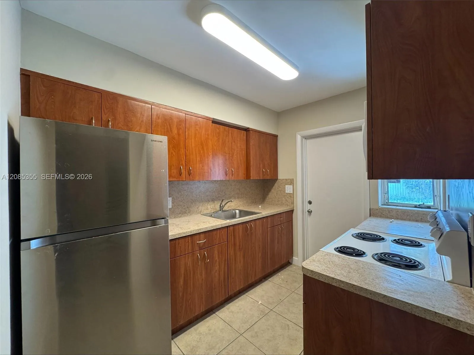 1320 NW 87th St, Miami, FL 33147
