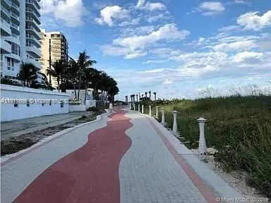 6345 Collins # 732, Miami Beach, FL 33141