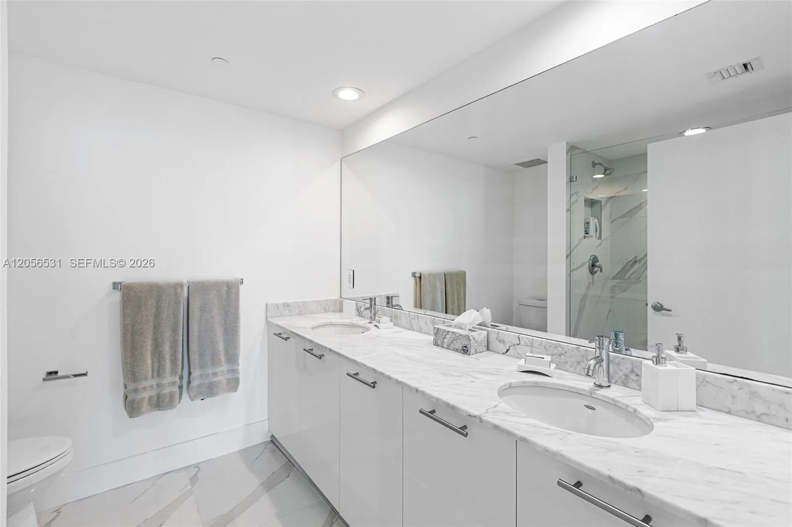 950 Brickell Bay Dr # 2210, Miami, FL 33131 photo 6