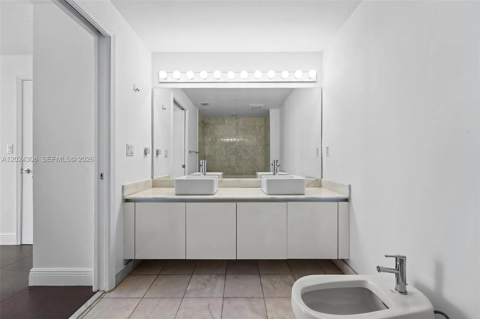601 NE 36th St # 2710, Miami, FL 33137 photo 9