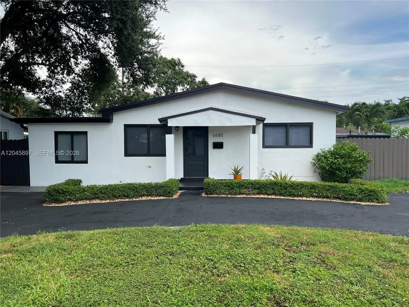 6685 NW 38th Ter # n/a, Virginia Gardens, FL 33166