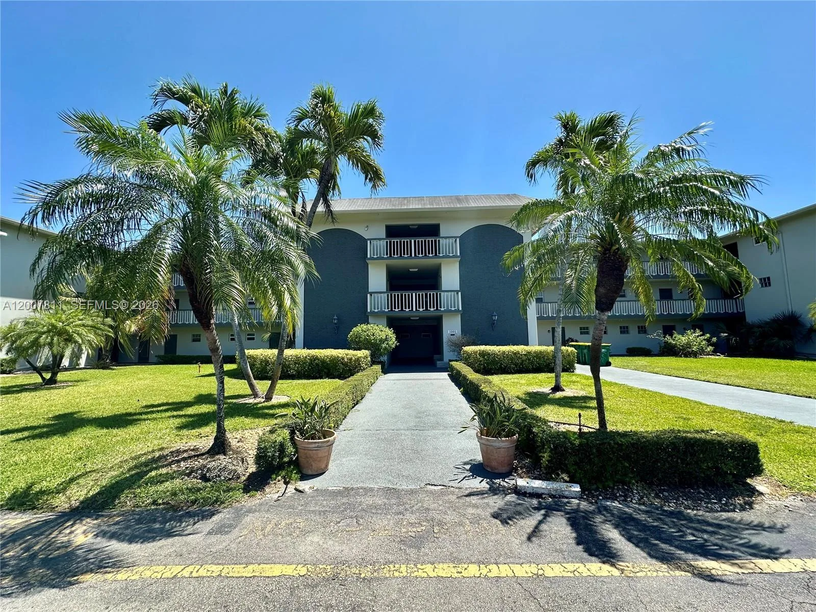 1001 Hillcrest Ct # 306, Hollywood, FL 33021 photo 5