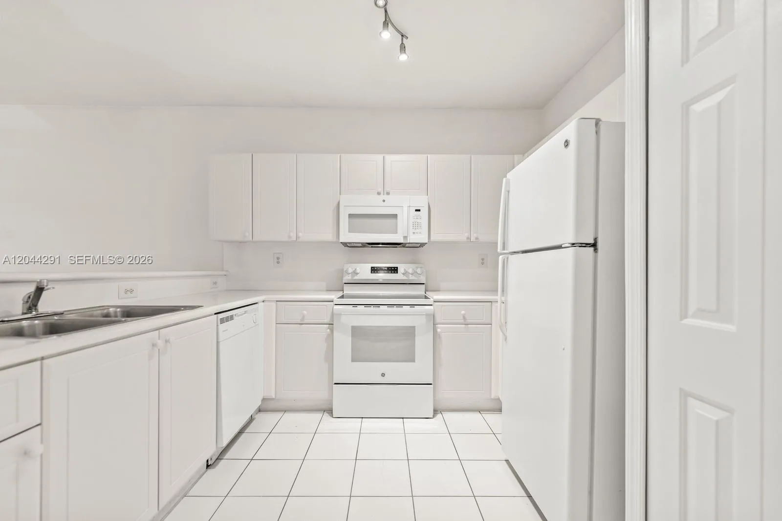 1466 SE 26th Ave, Homestead, FL 33035 photo 9