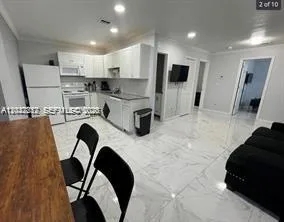 2240 Simms St, Hollywood, FL 33020