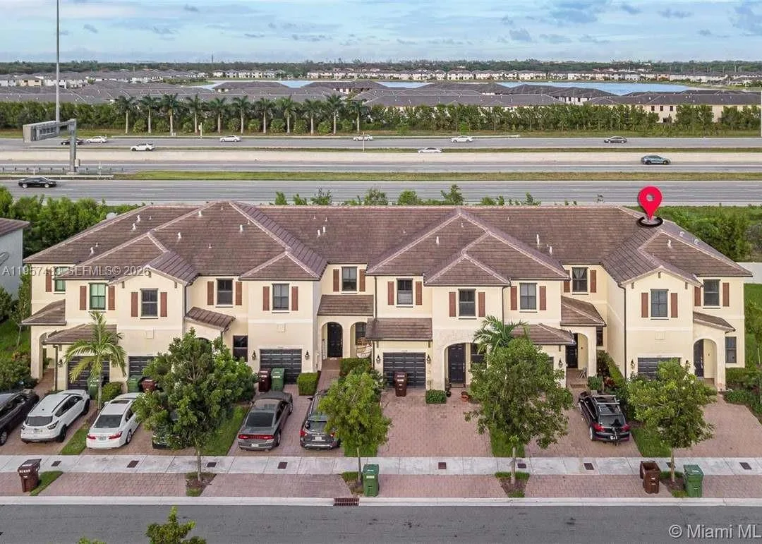 10301 W 32nd Ln, Hialeah, FL 33018 photo 3