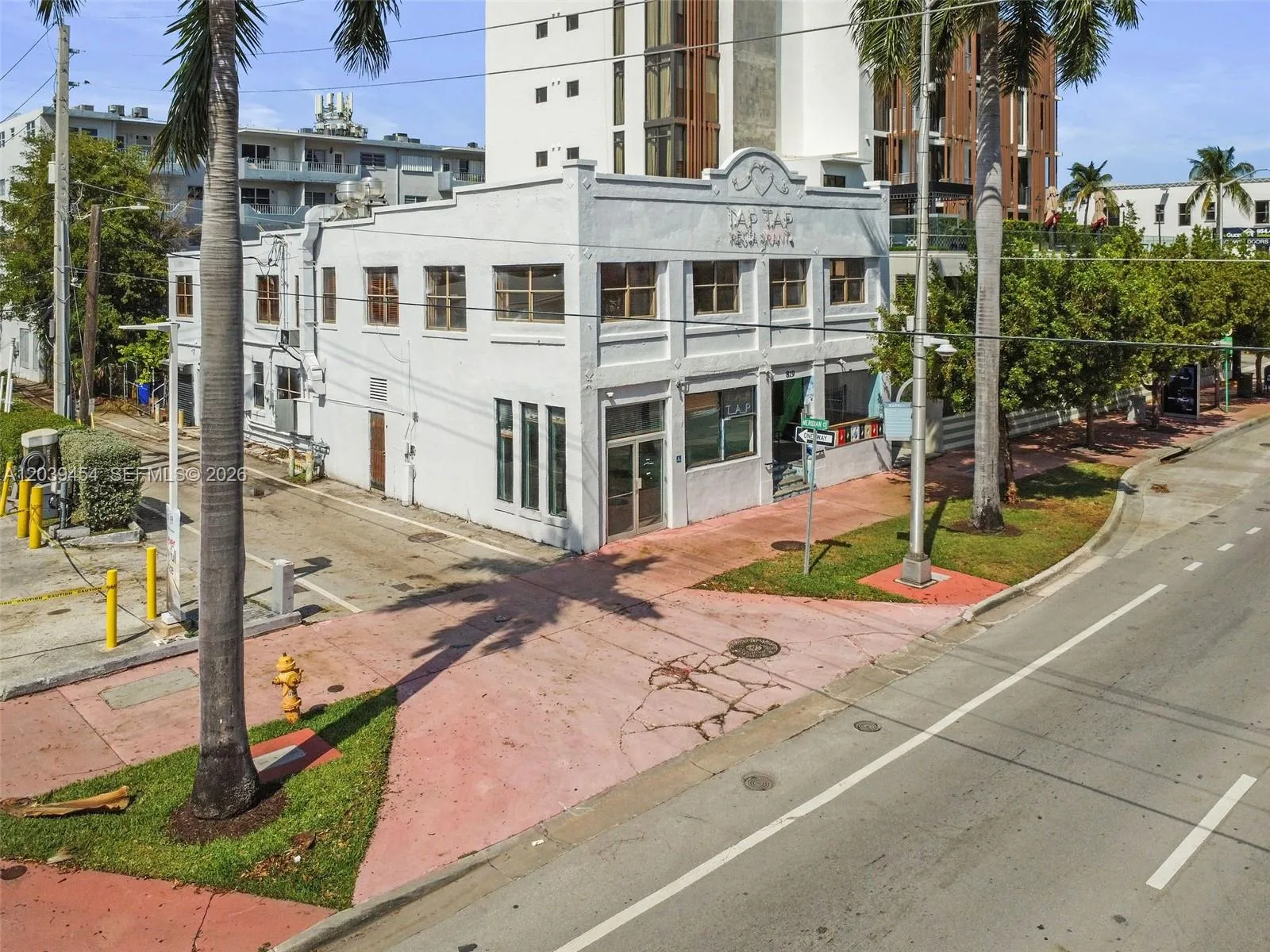 819 5th St, Miami Beach, FL 33139