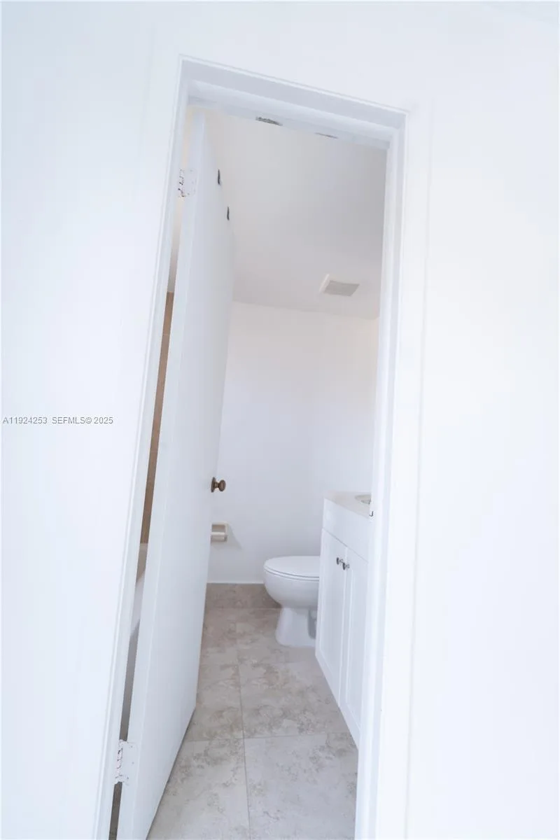 5300 W 21st Ct # 311, Hialeah, FL 33016 photo 8