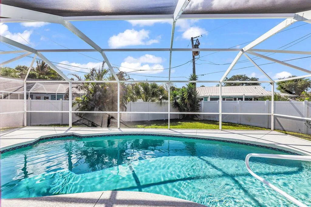 2024 NE 24th Street, Jensen Beach, FL 34957 photo 3