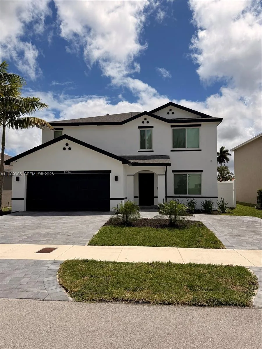 1236 NW 208th St, Miami Gardens, FL 33169