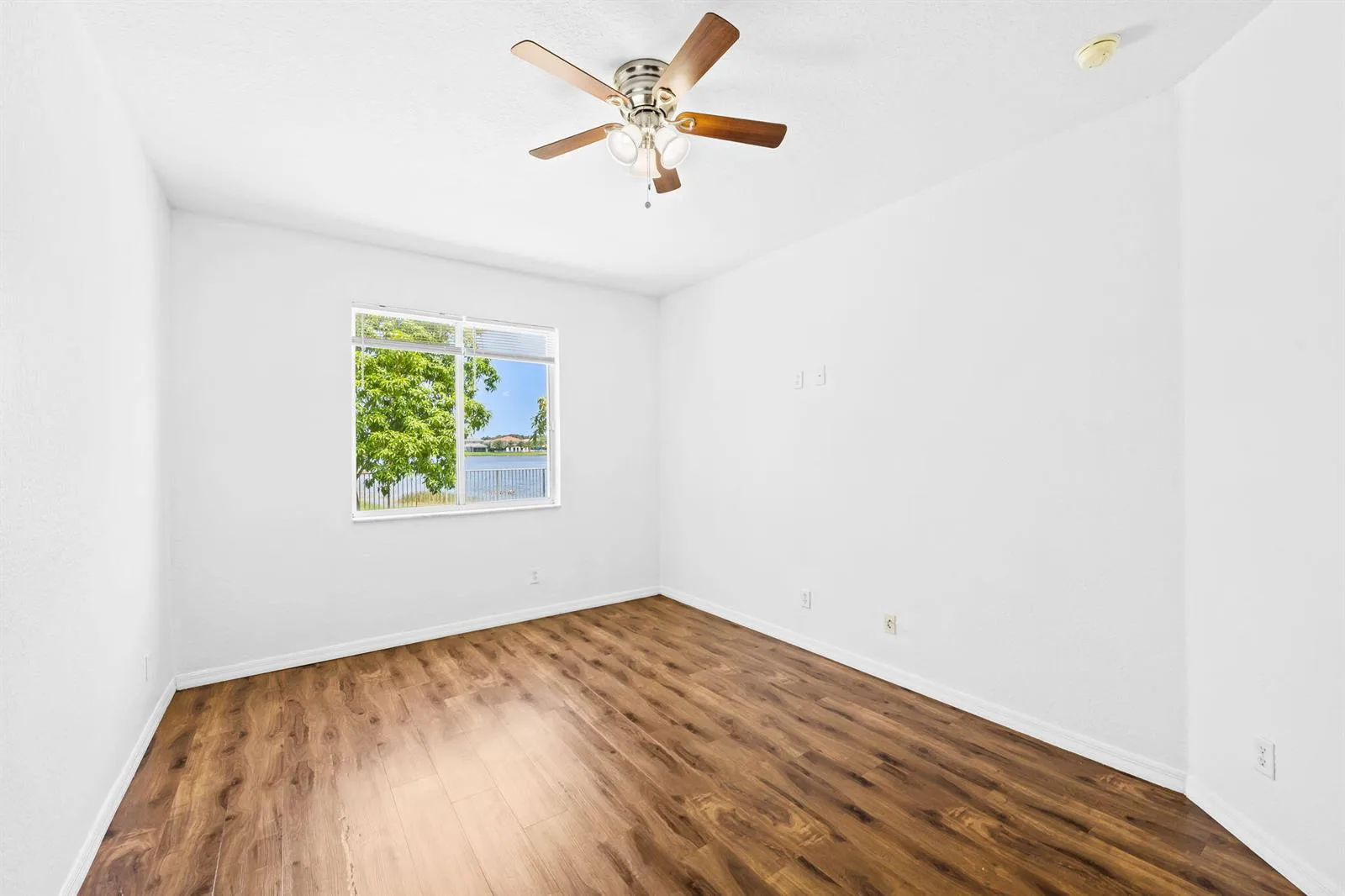 19389 SW 64th Street, Pembroke Pines, FL 33332 photo 12