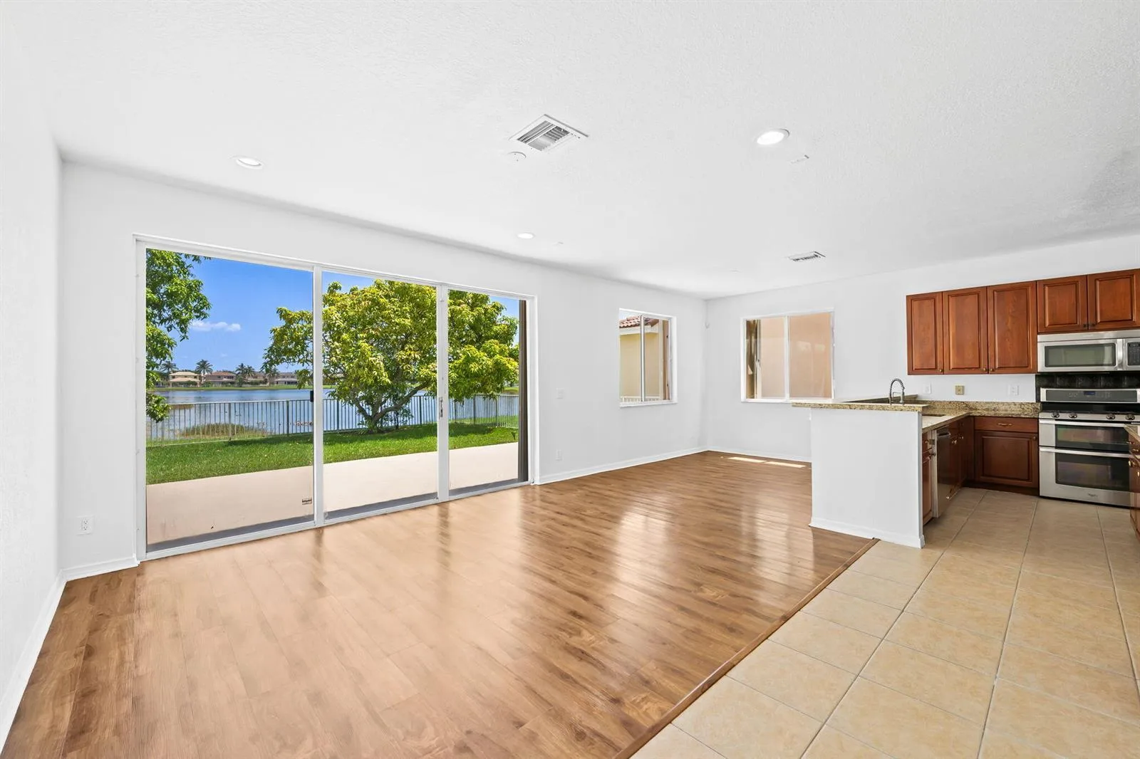 19389 SW 64th Street, Pembroke Pines, FL 33332 photo 8
