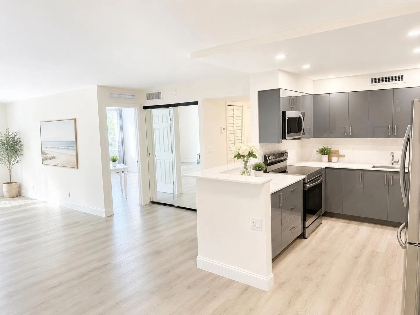 1000 Spanish River Road # 2J, Boca Raton, FL 33432