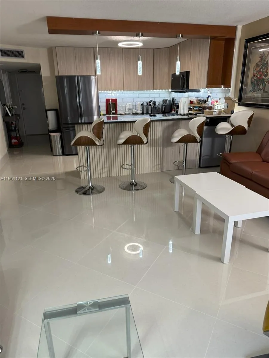 2801 NE 183rd St # 310W, Aventura, FL 33160 — zdjęcie 2