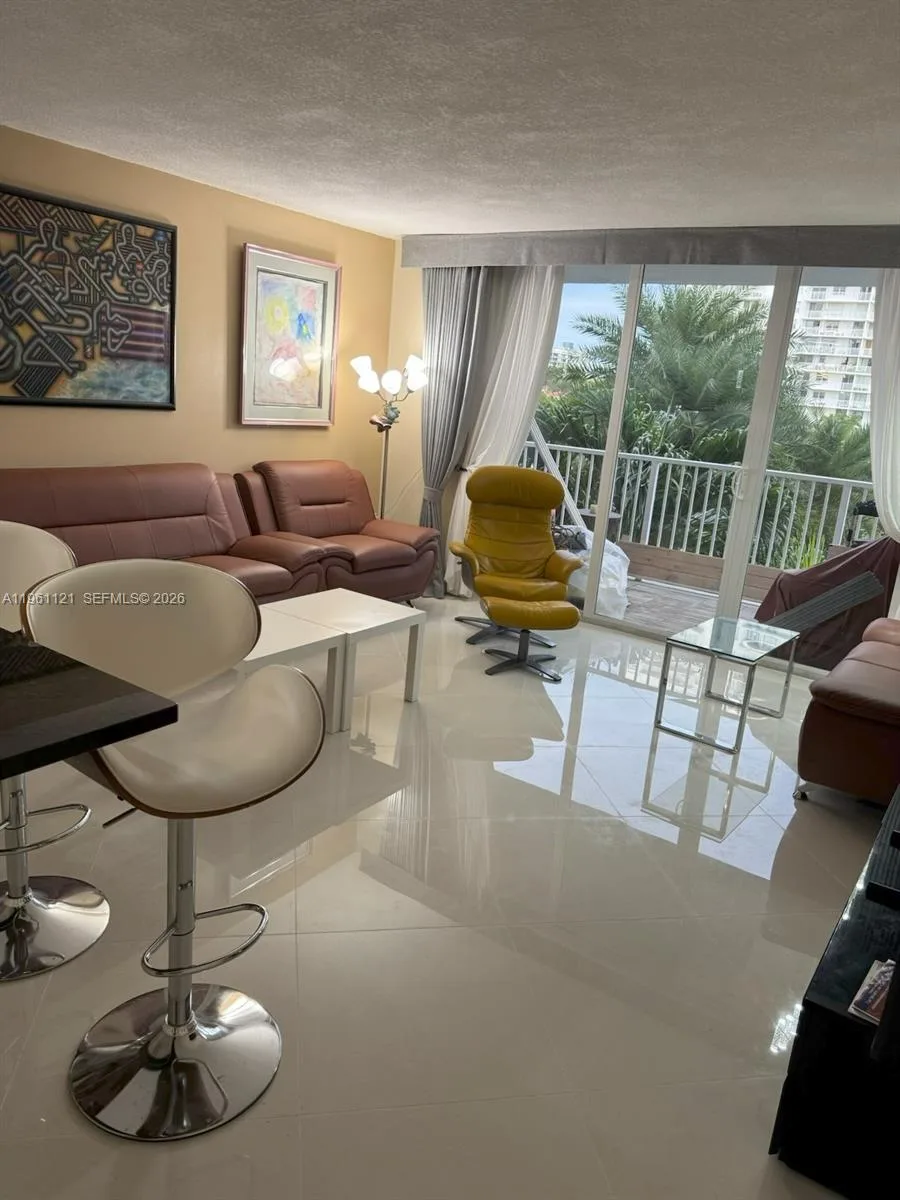 2801 NE 183rd St # 310W, Aventura, FL 33160 — zdjęcie 3