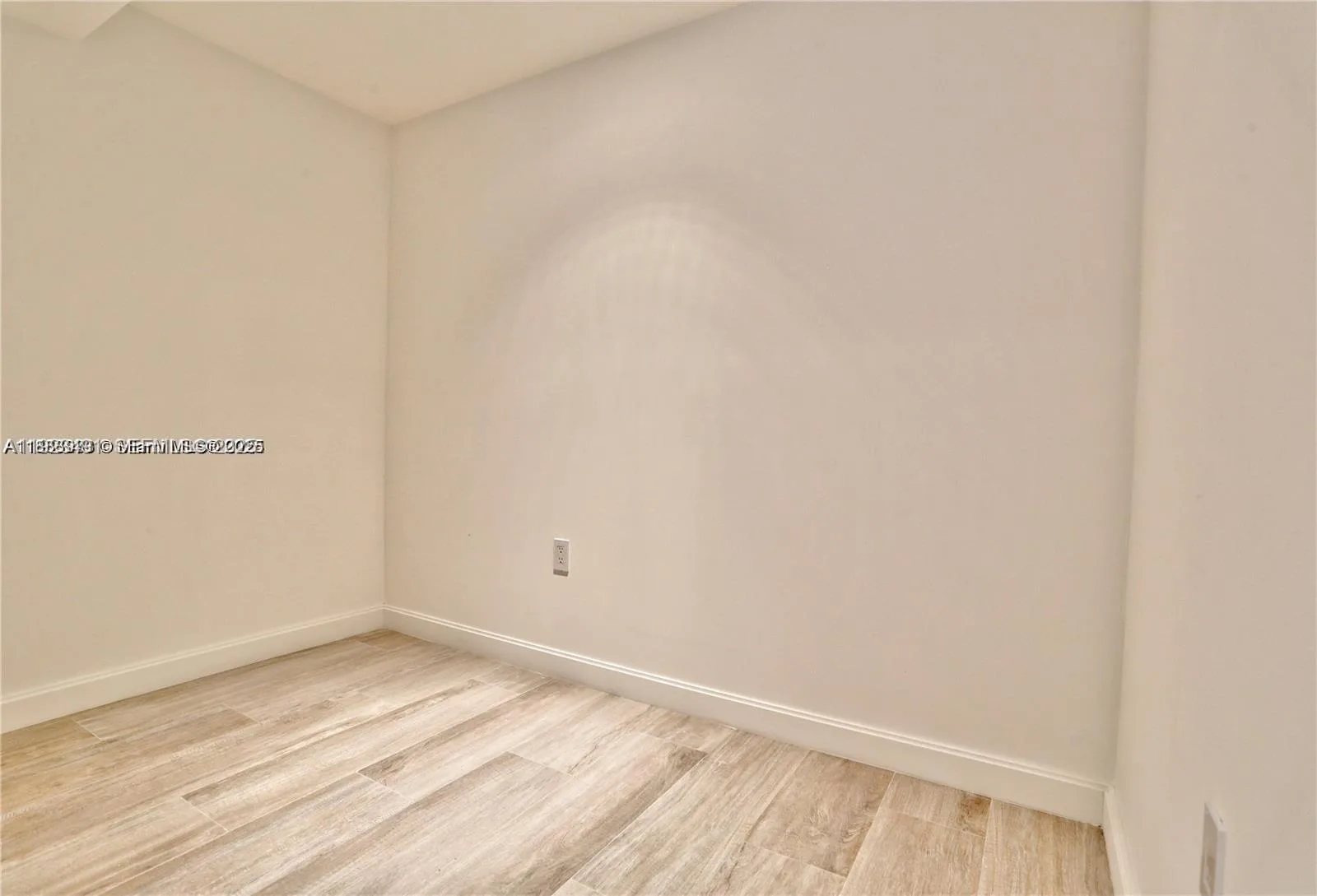 55 SW 9th St # 1910, Miami, FL 33130 photo 5