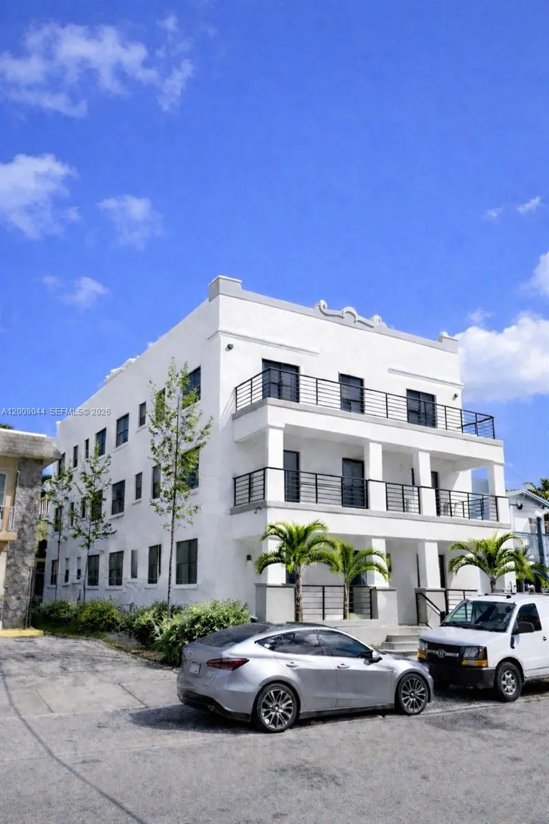 629 SW 10th Ave # 6, Miami, FL 33130 photo 13
