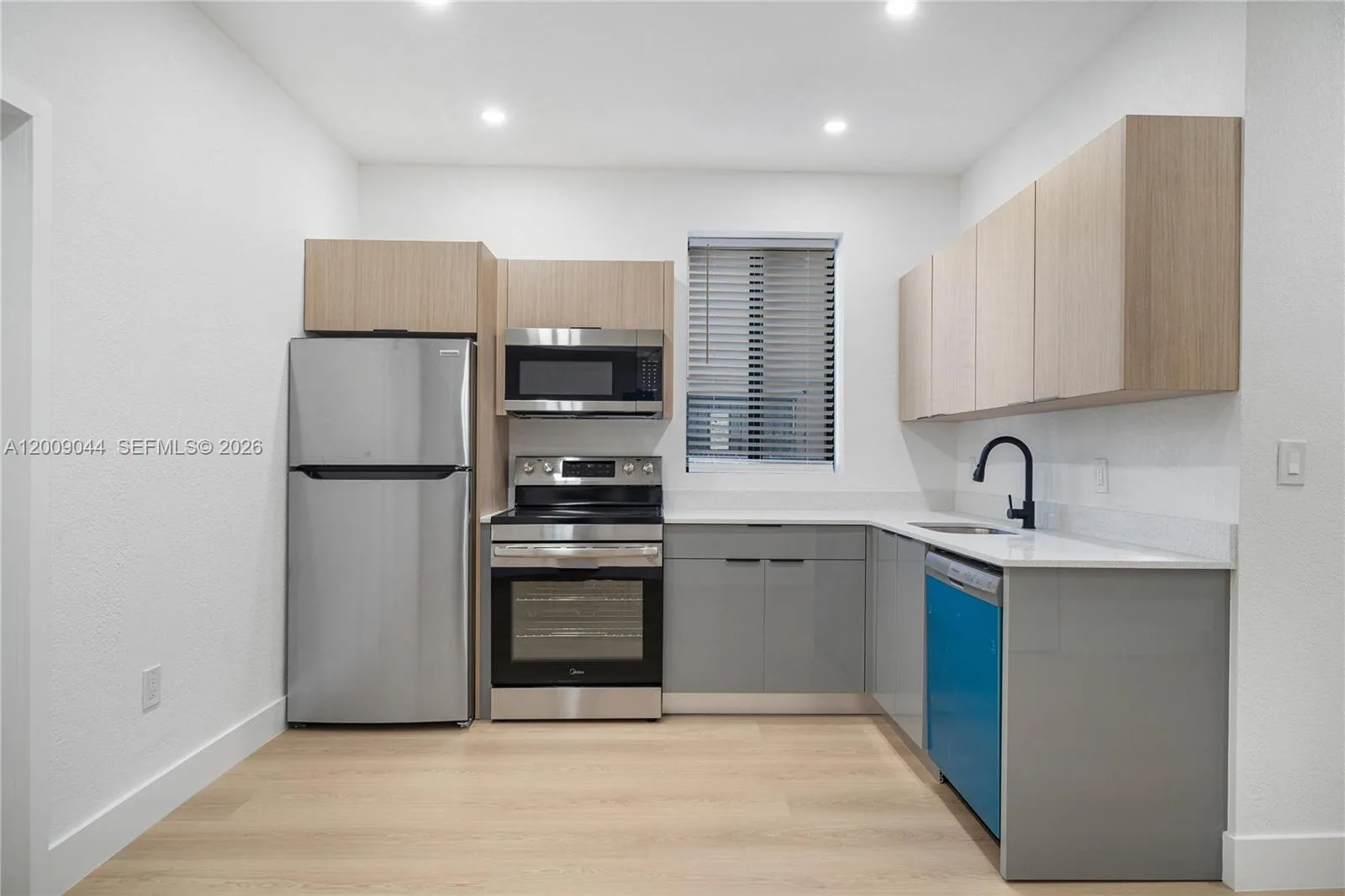 629 SW 10th Ave # 6, Miami, FL 33130 photo 2