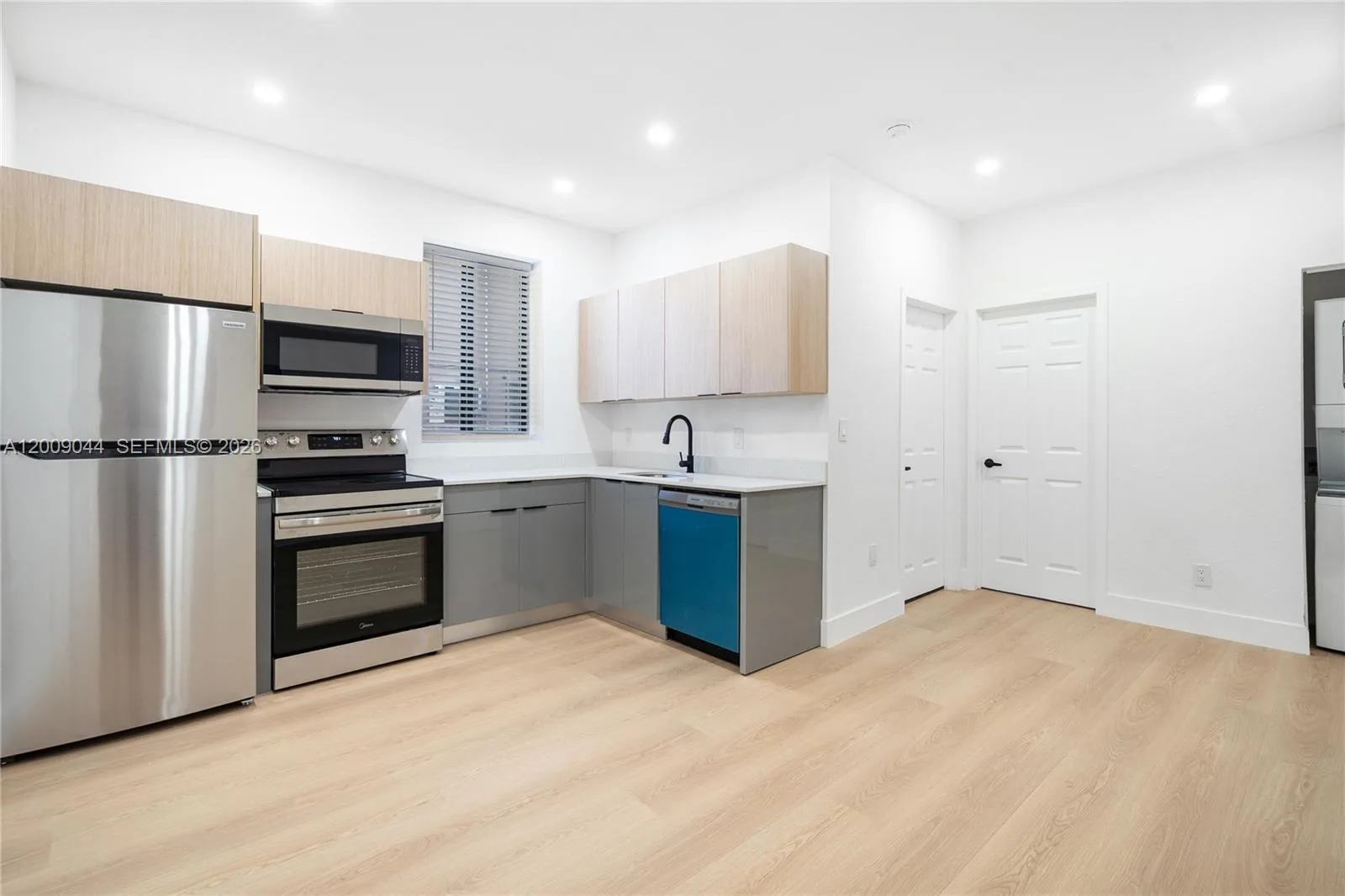 629 SW 10th Ave # 6, Miami, FL 33130 photo 3