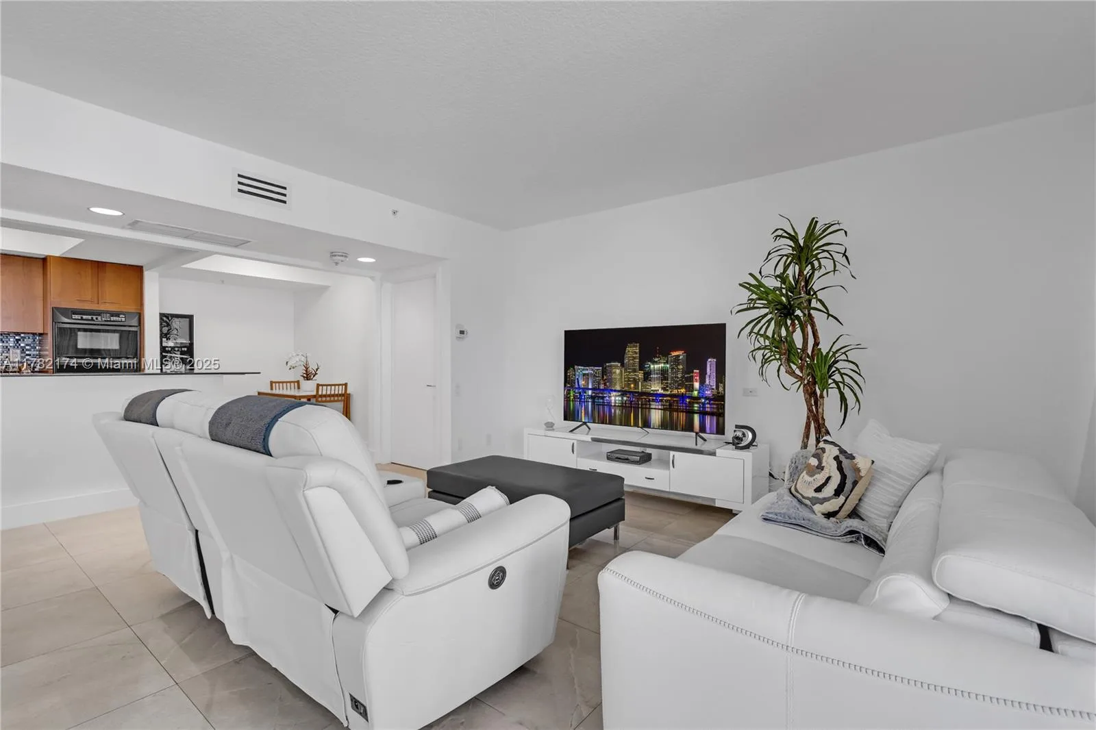 1500 Ocean Dr # 505, Miami Beach, FL 33139 photo 7