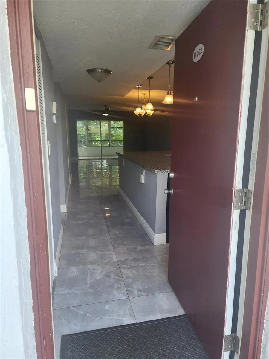 8205 NW 61st Street NW # B202, Tamarac, FL 33321