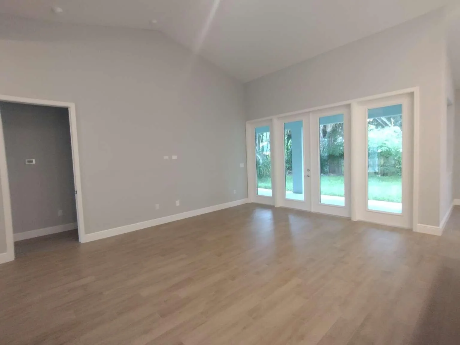 662 NE WAVERLY Terrace, Jensen Beach, FL 34957 photo 9