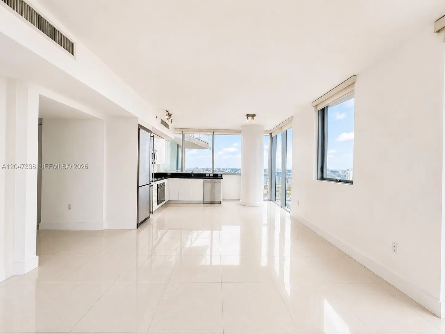 92 SW 3rd St # 3310, Miami, FL 33130 photo 3