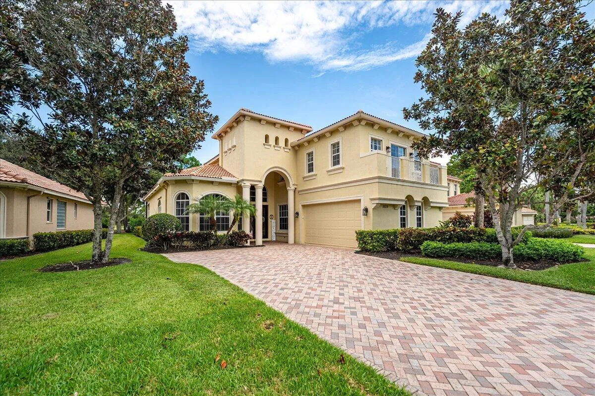 8809 Champions Way, Port St. Lucie, FL 34986