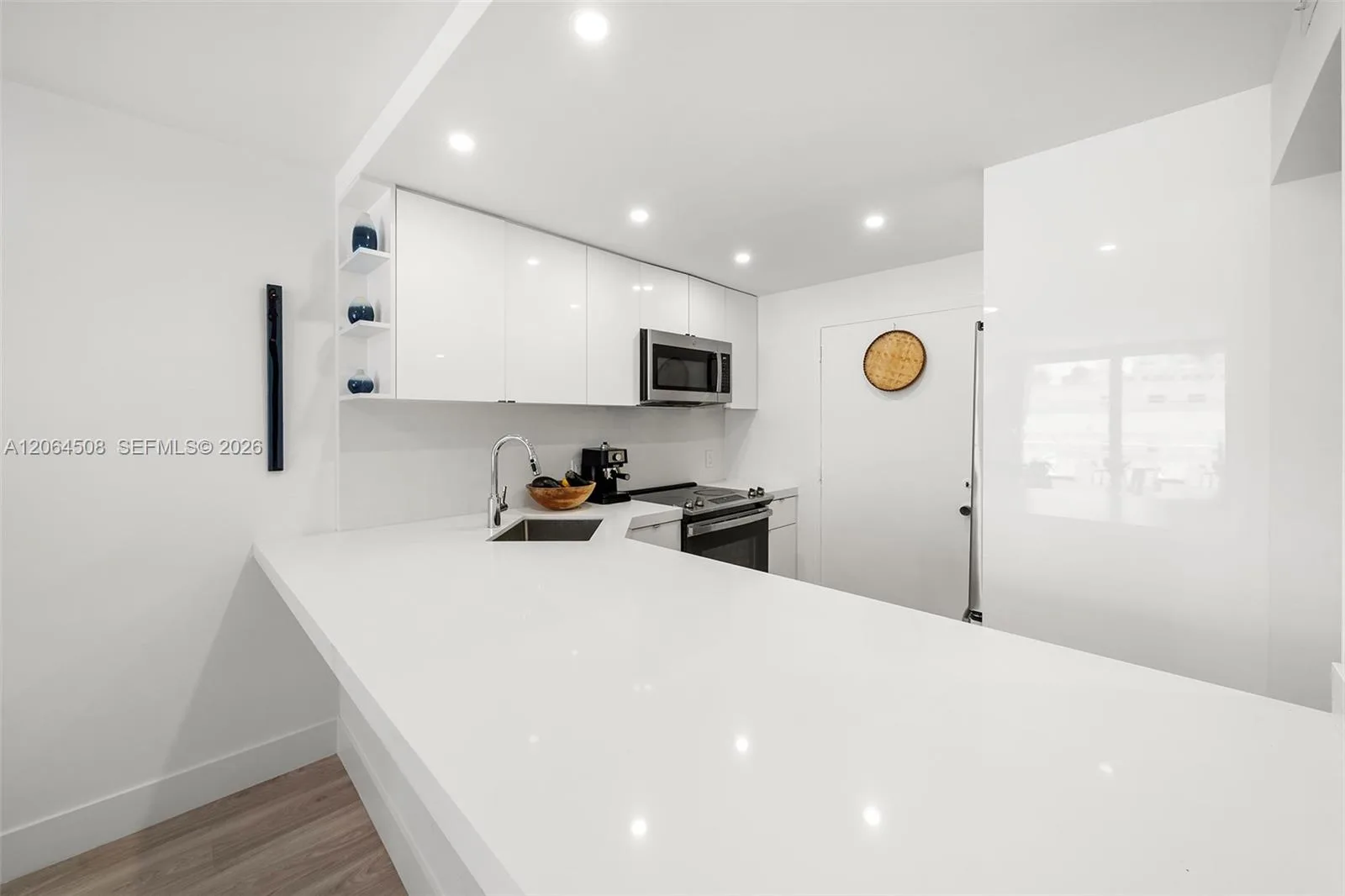 345 Ocean Dr # 610, Miami Beach, FL 33139 photo 5