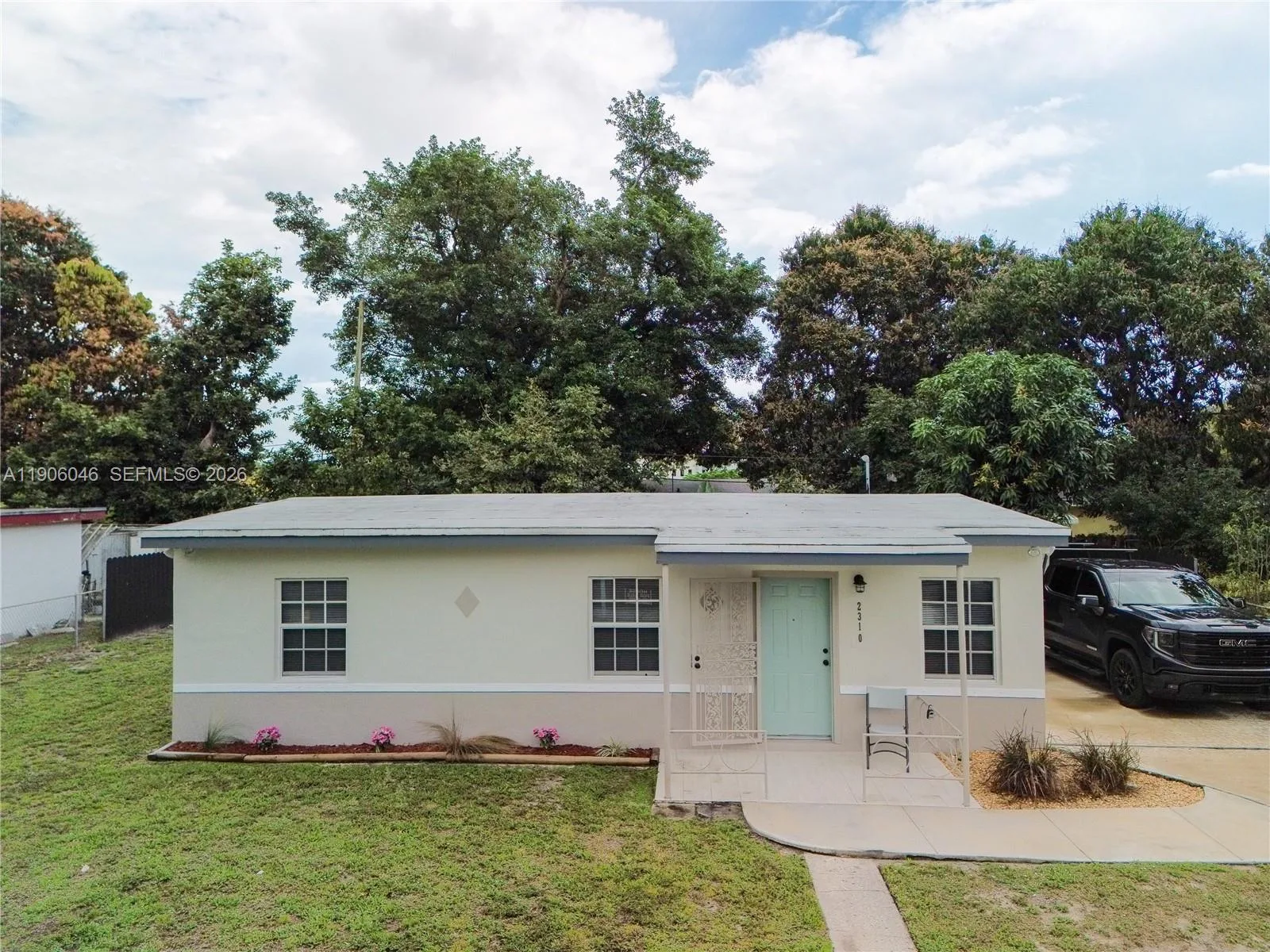 2310 W Bunche Park Dr, Miami Gardens, FL 33054