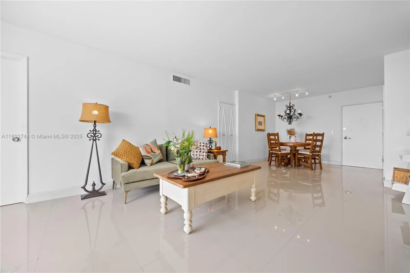 5700 Collins Ave # 7G, Miami Beach, FL 33140 photo 11