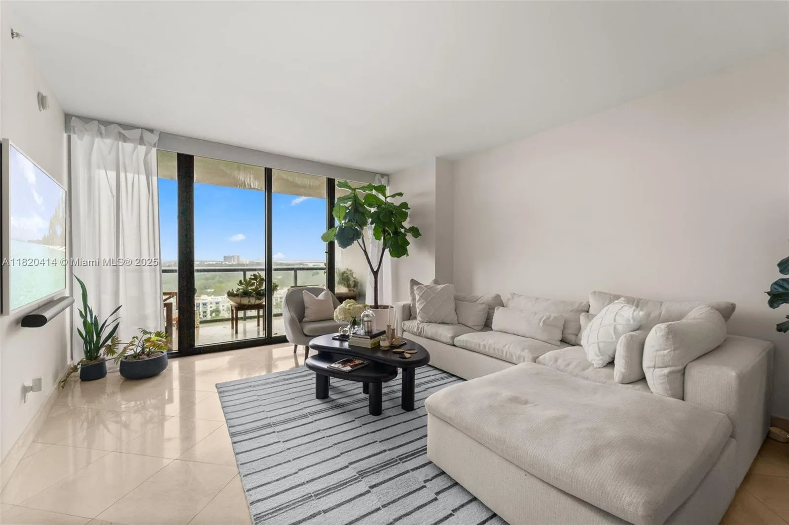 601 NE 36th St # 1504, Miami, FL 33137 photo 2