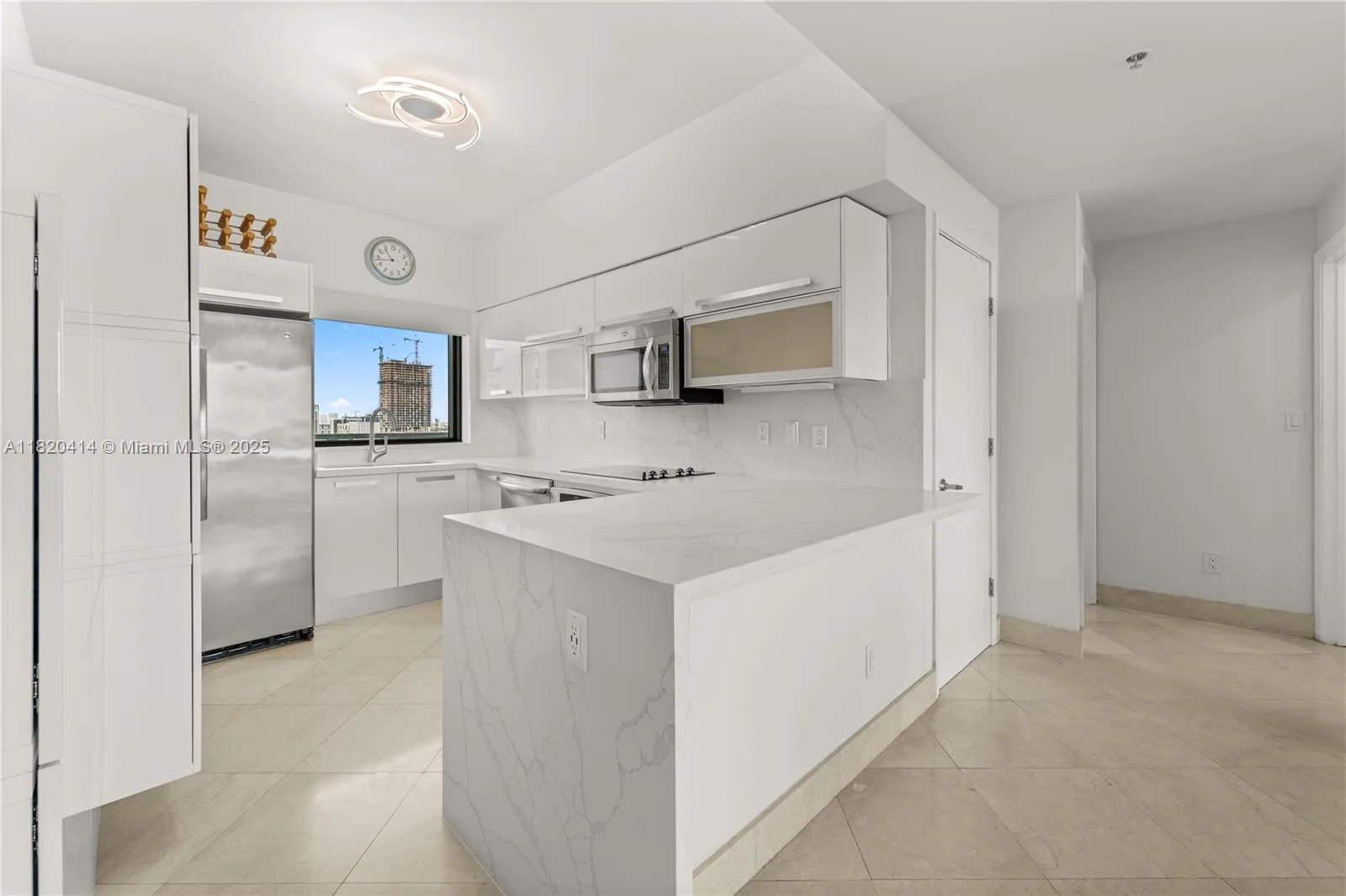 601 NE 36th St # 1504, Miami, FL 33137 photo 3