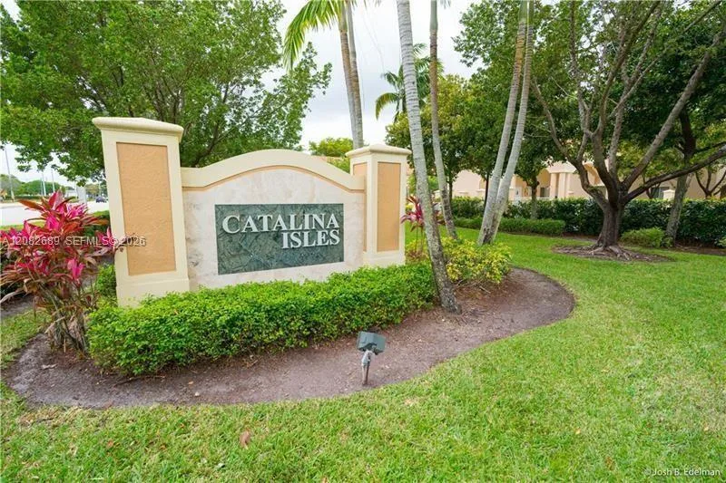 5741 Isles Cir, Tamarac, FL 33321