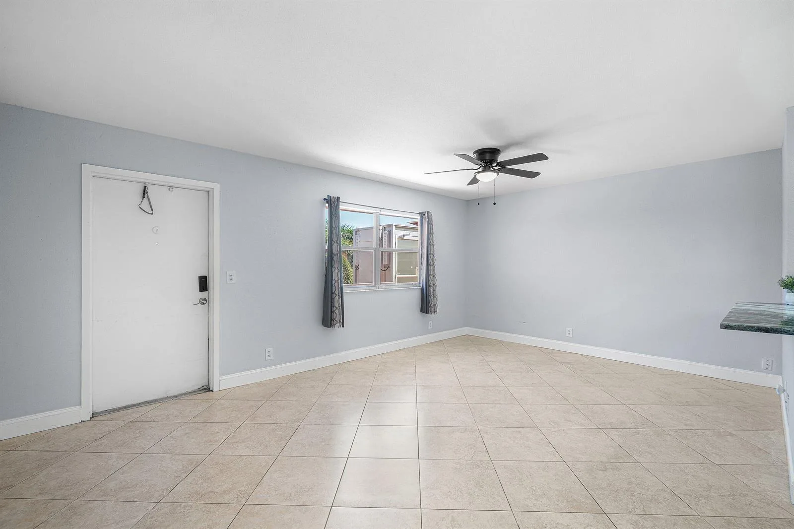 566 Saxony L, Delray Beach, FL 33446 photo 3