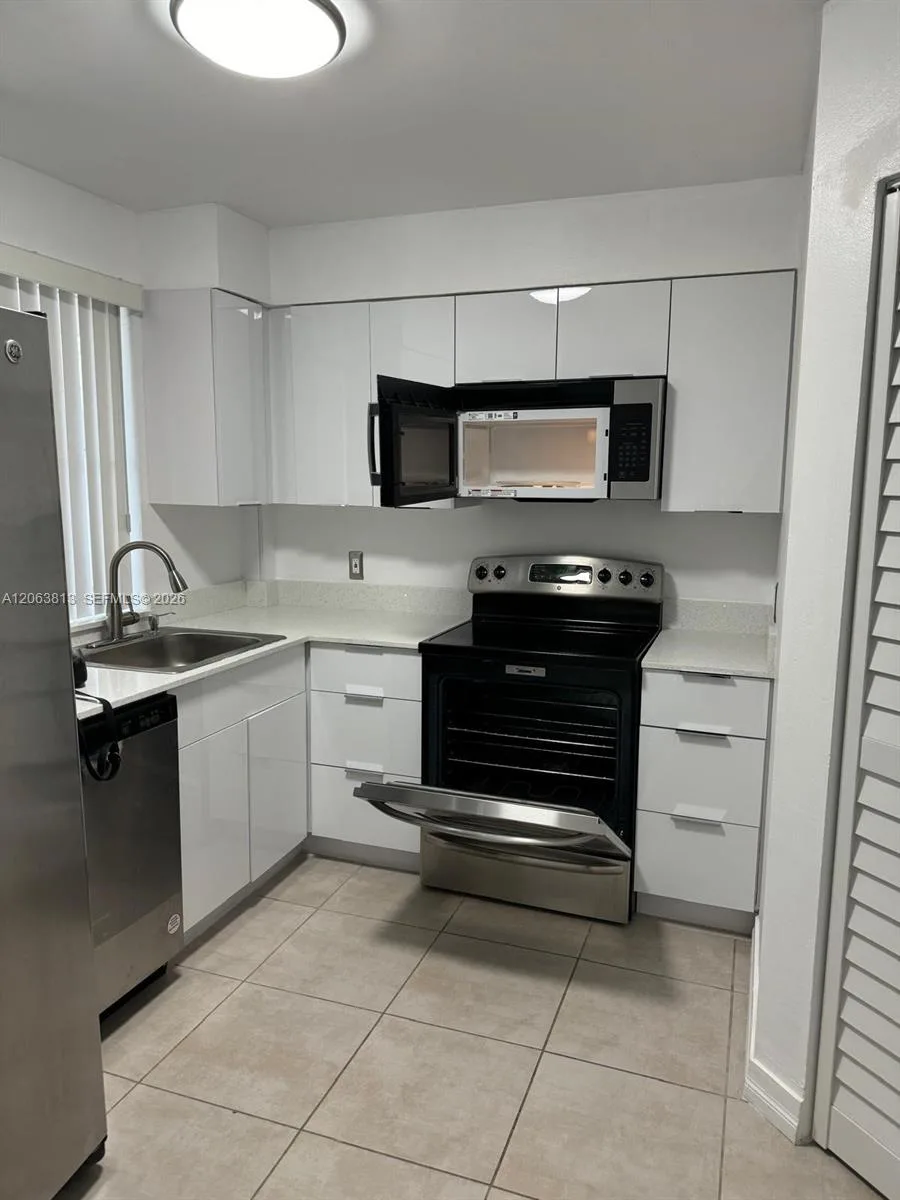 6135 NW 186th St # 312, Hialeah, FL 33015 photo 3