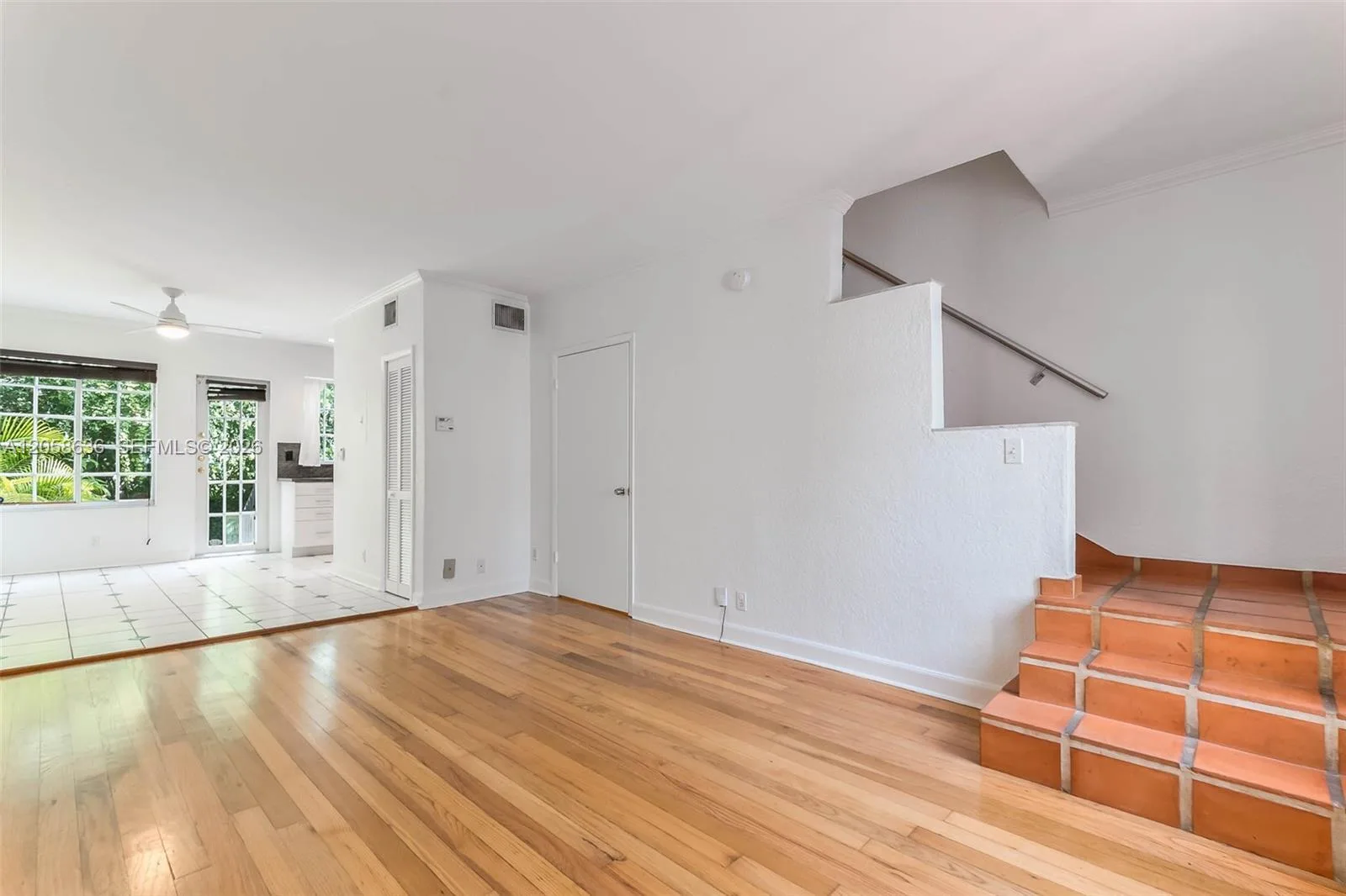 21 Madeira Ave # 18, Coral Gables, FL 33134