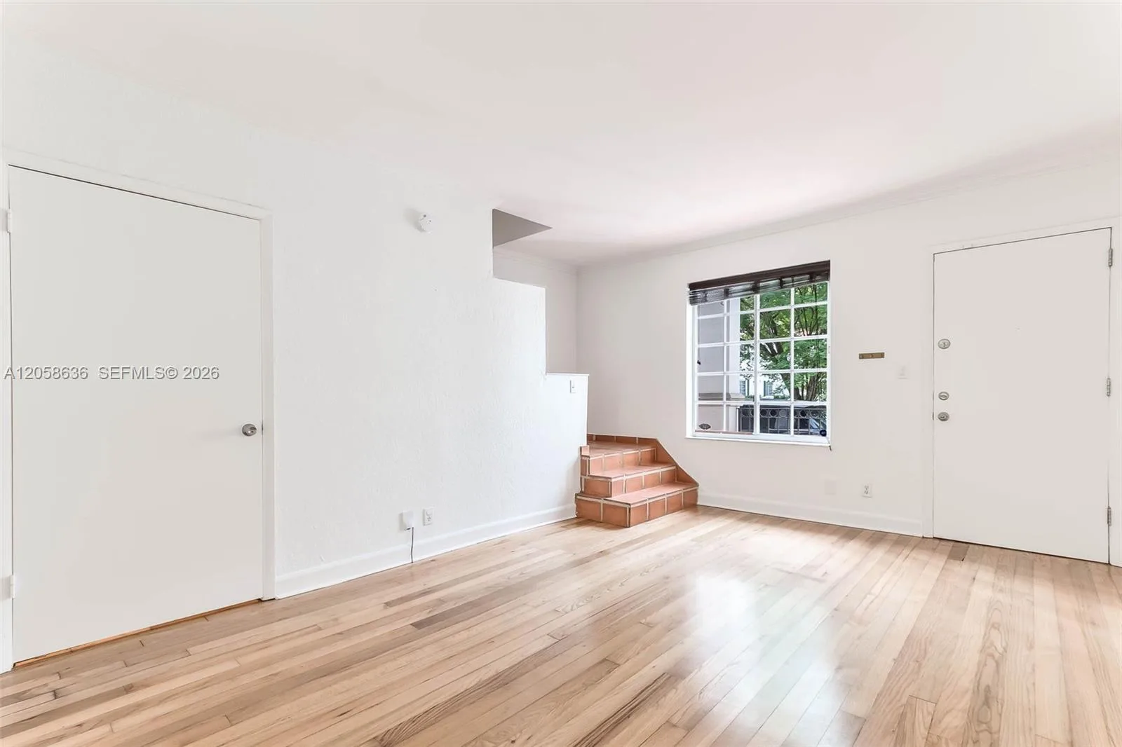 21 Madeira Ave # 18, Coral Gables, FL 33134 photo 3