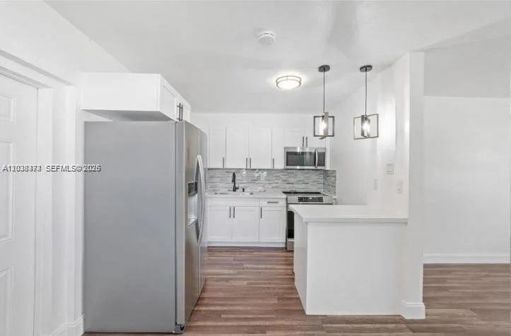 1040 NW 23rd Ter, Fort Lauderdale, FL 33311 photo 6