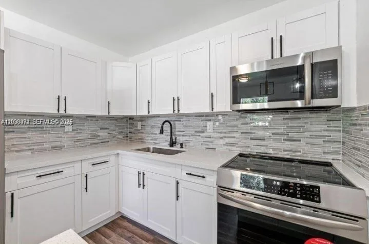 1040 NW 23rd Ter, Fort Lauderdale, FL 33311 photo 8
