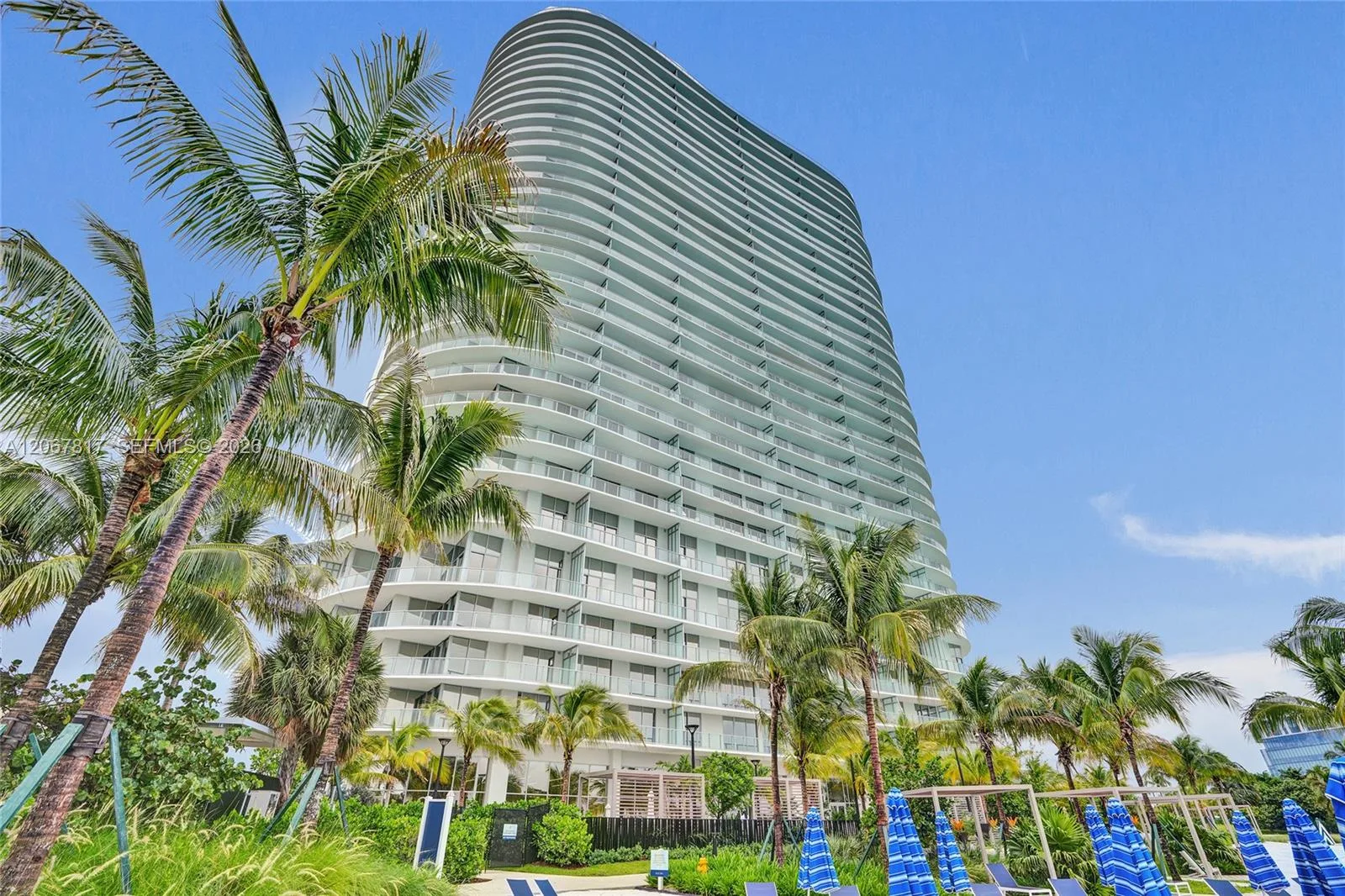 2411 Laguna Cir # 1805, North Miami, FL 33181