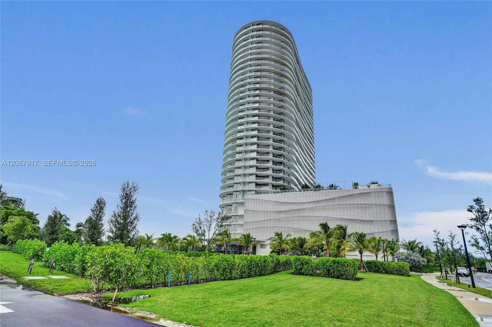 2411 Laguna Cir # 1805, North Miami, FL 33181 photo 2
