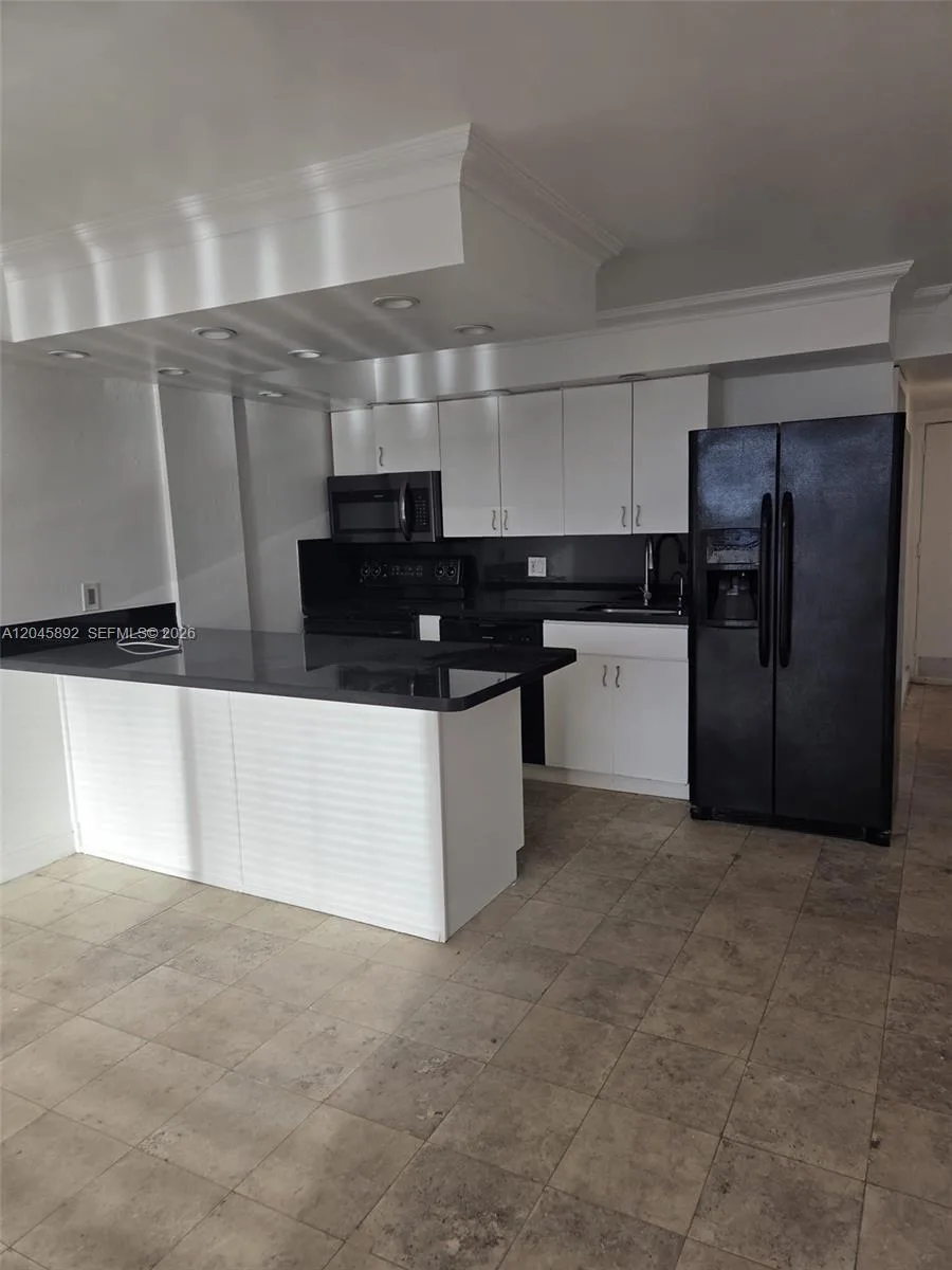 7900 Tatum Waterway Dr # 304, Miami Beach, FL 33141